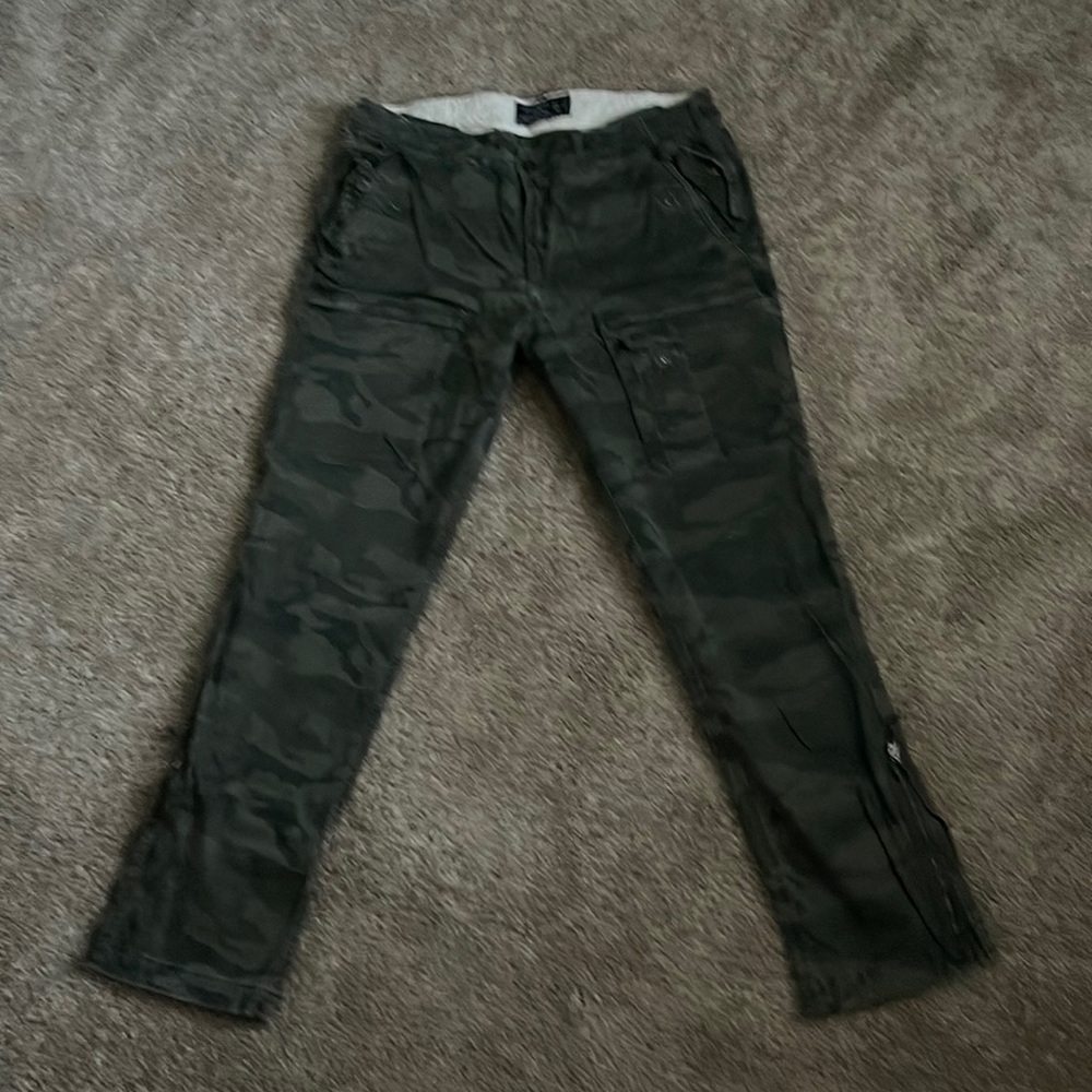 ABERCROMBIE & FITCH CARGO CAMO PANTS